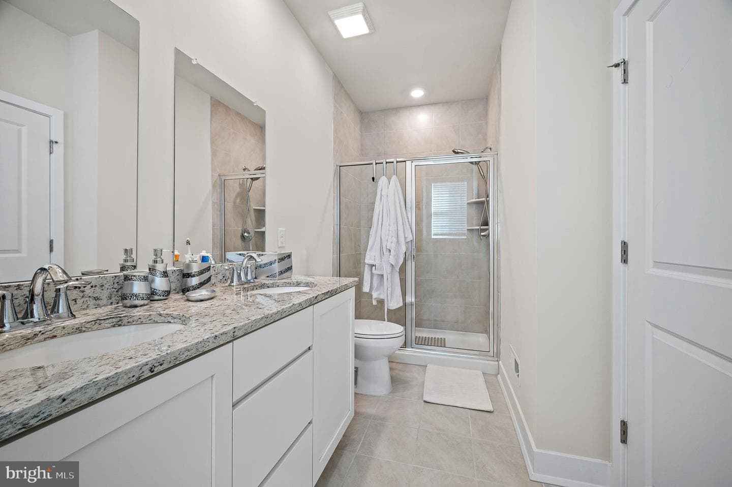 104 B King St photo 29