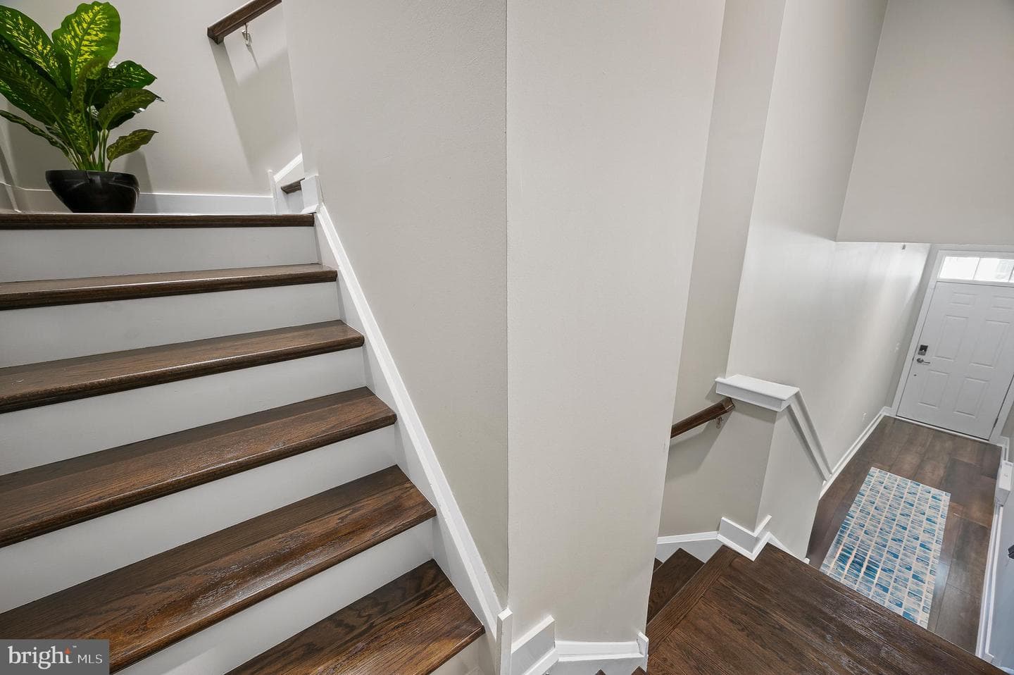 104 B King St photo 4