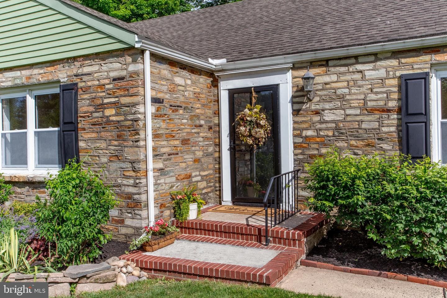 43 Glen Drive photo 4