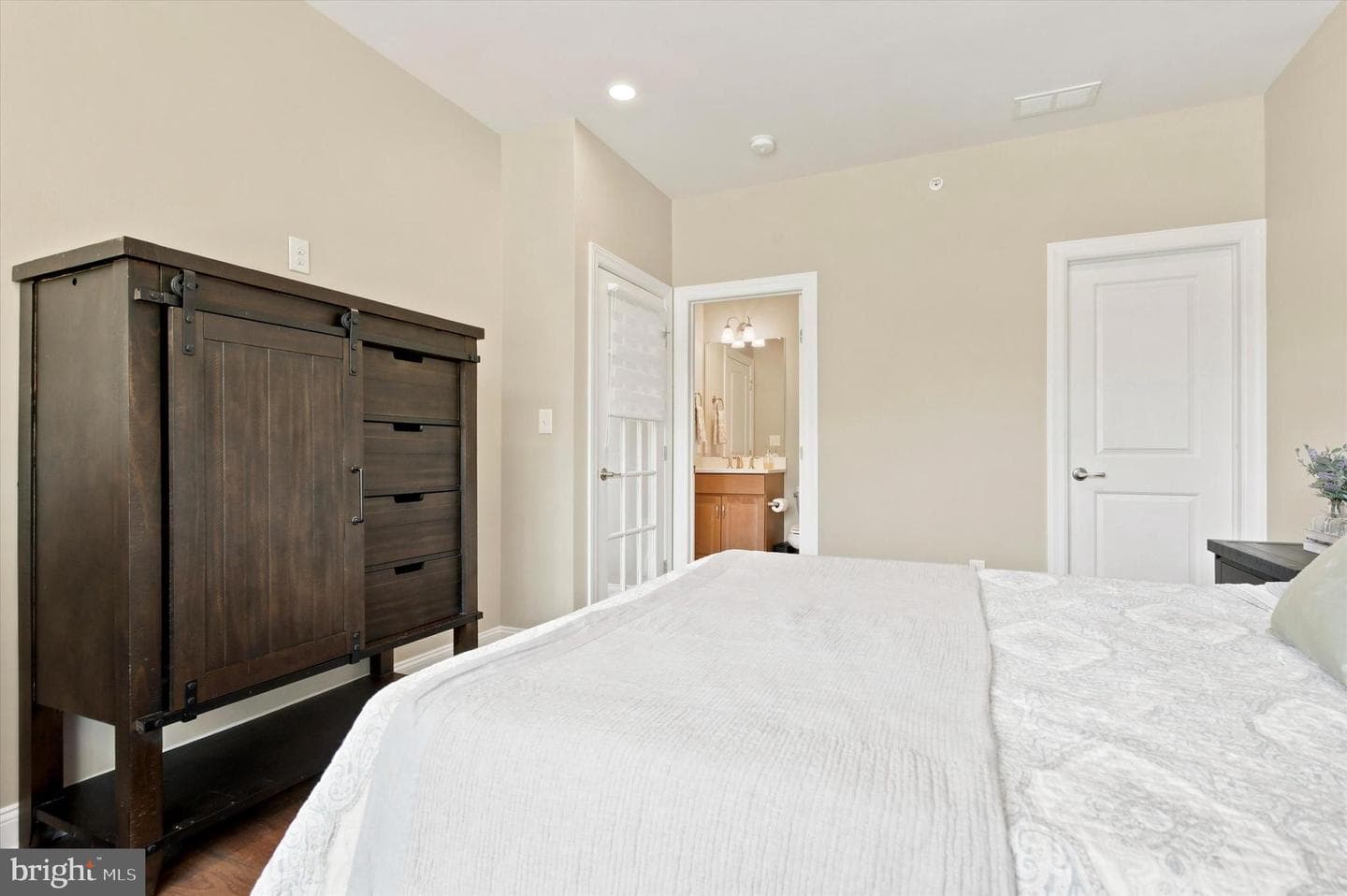 1 Bennett Lane photo 10