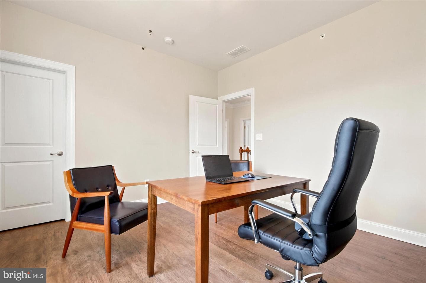 1 Bennett Lane photo 35