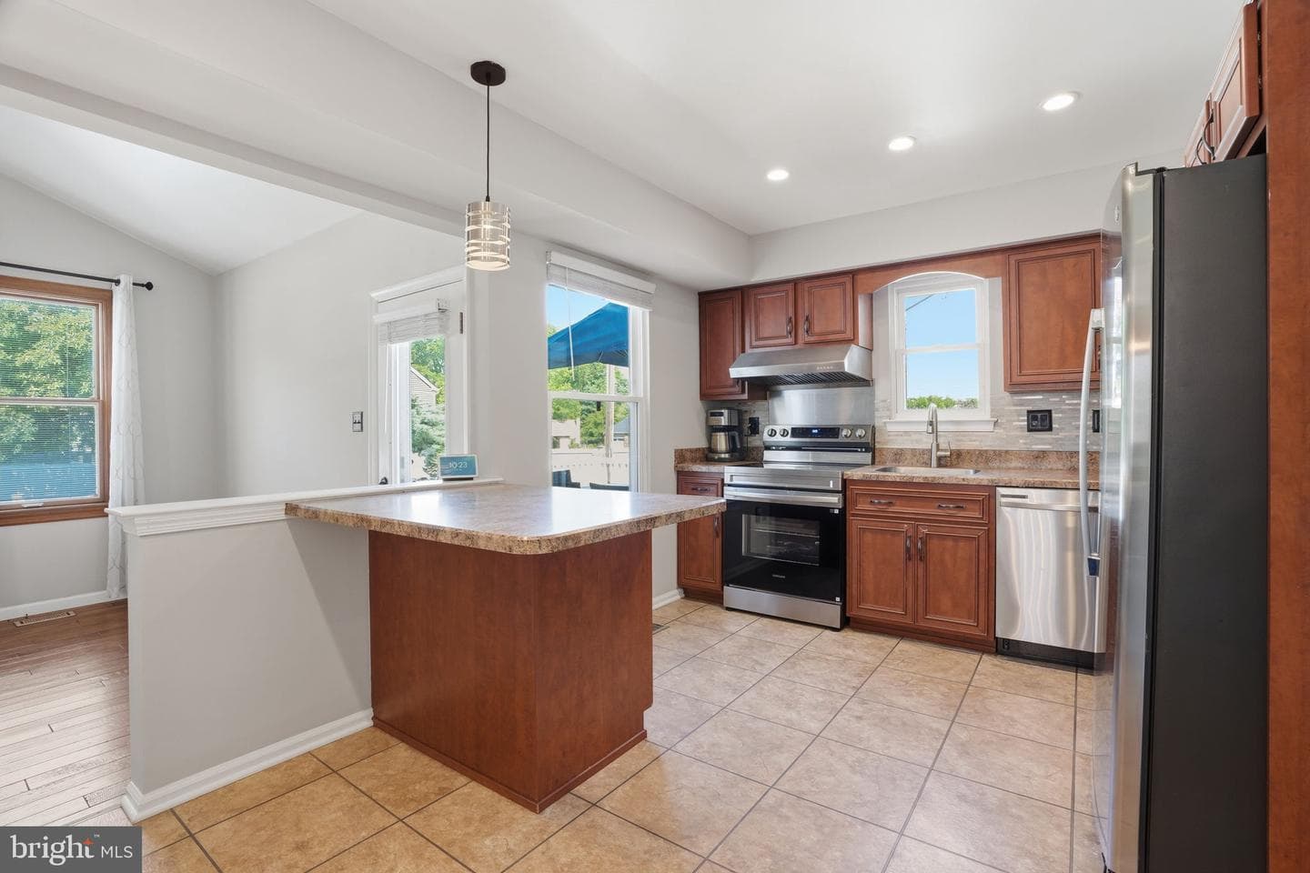 381 Alberts Way photo 10