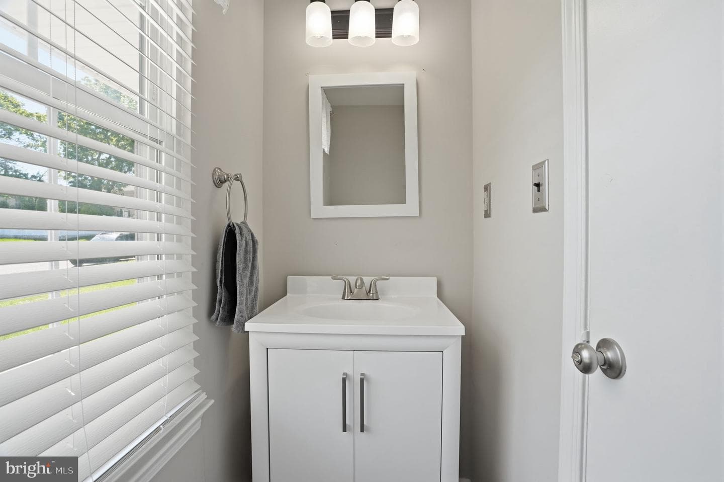 381 Alberts Way photo 11