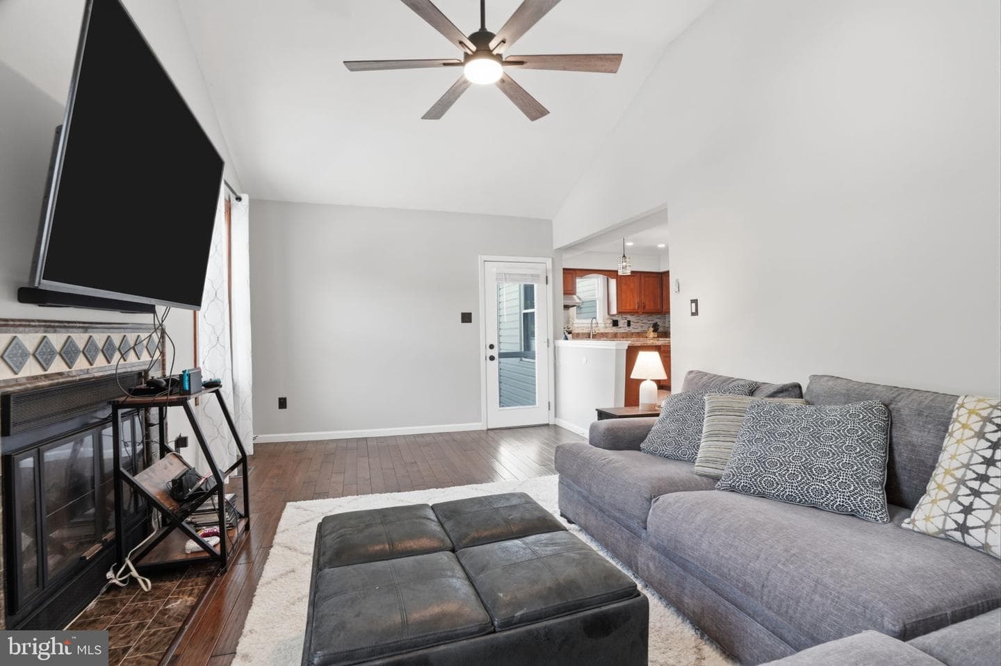 381 Alberts Way photo 18