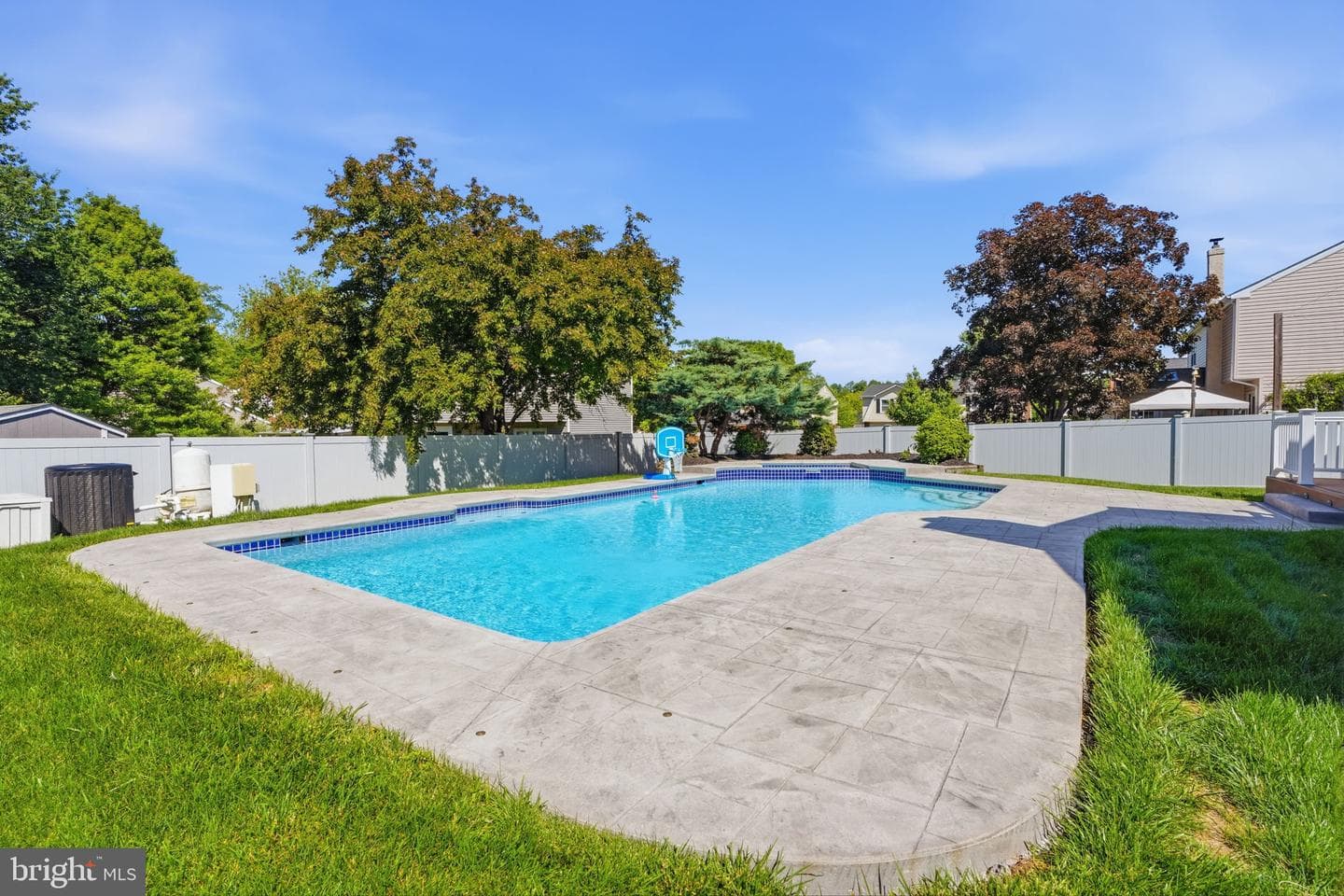 381 Alberts Way photo 30