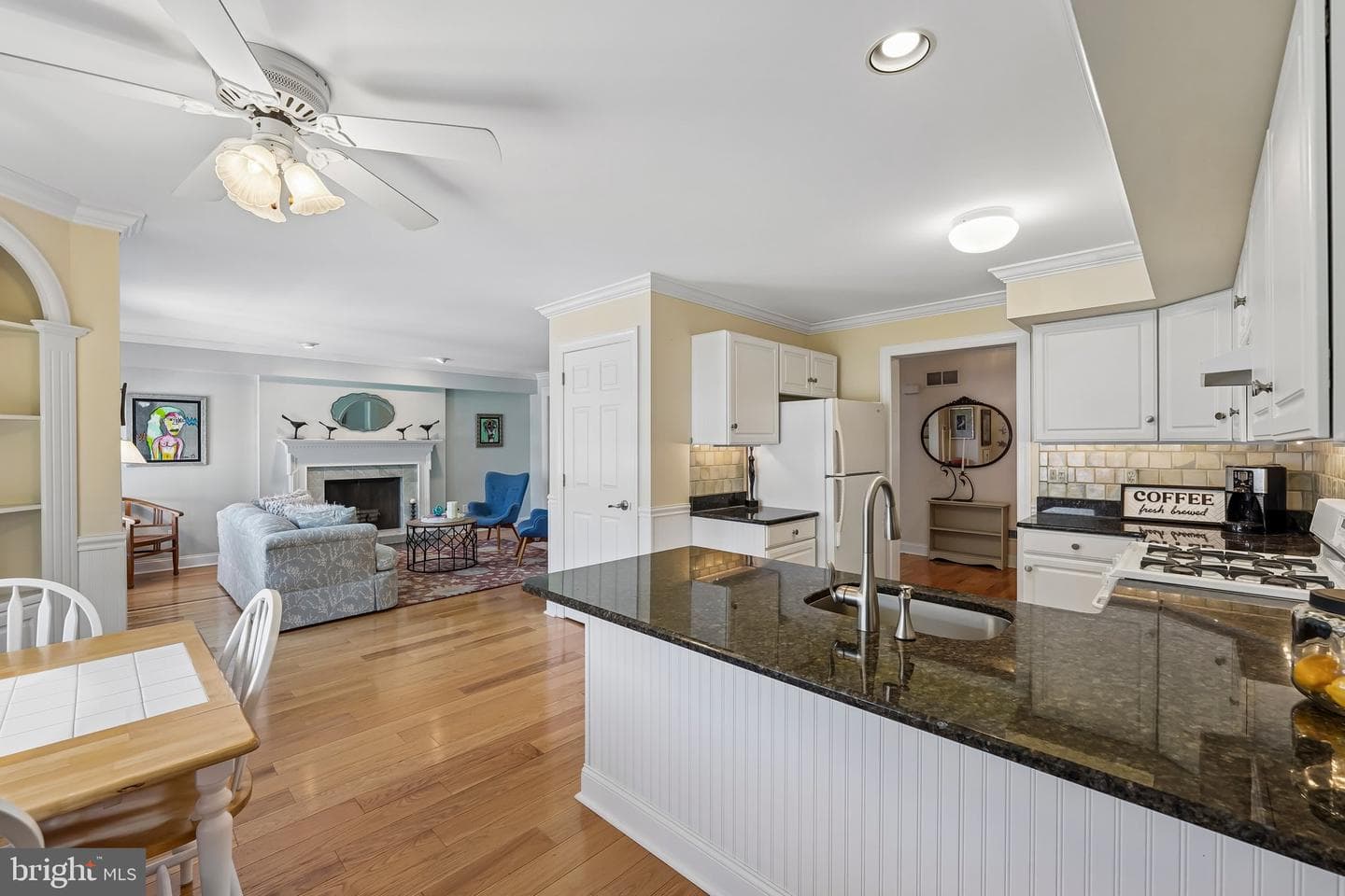 262 Logan Street photo 10