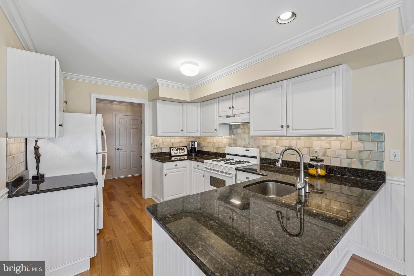 262 Logan Street photo 13