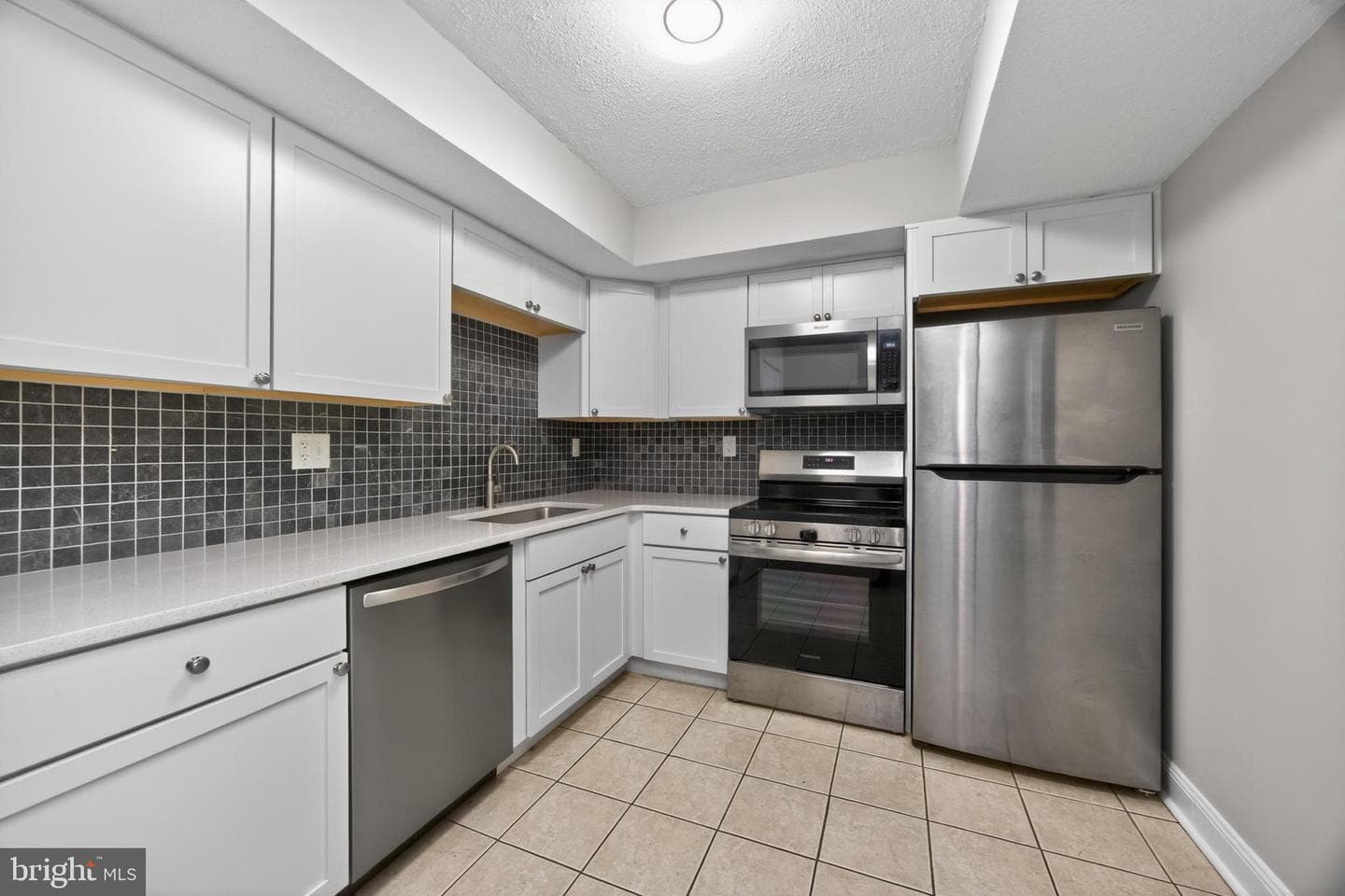 179 Reliance Place photo 10