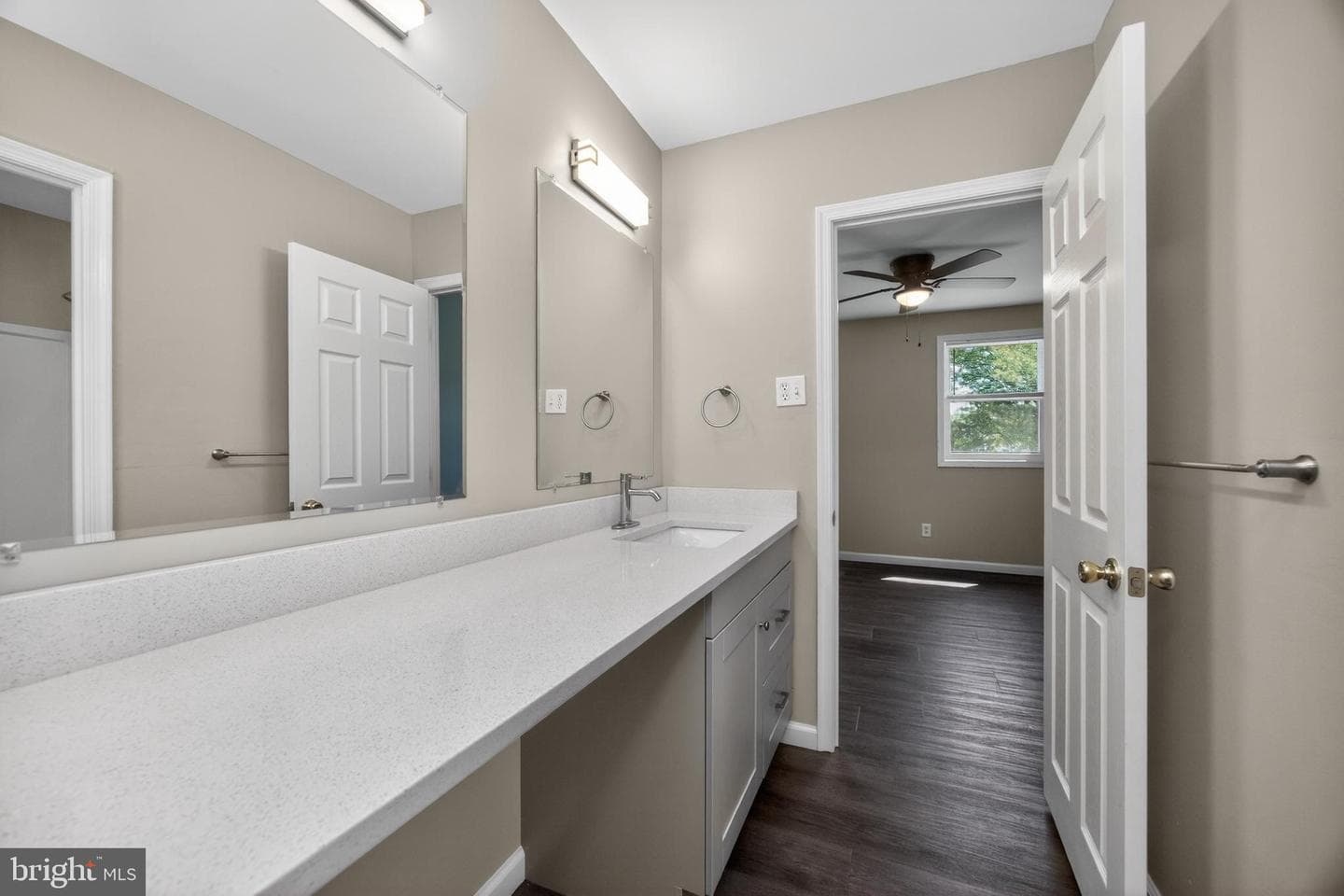 179 Reliance Place photo 23