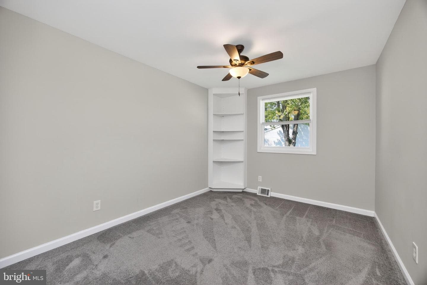 179 Reliance Place photo 25