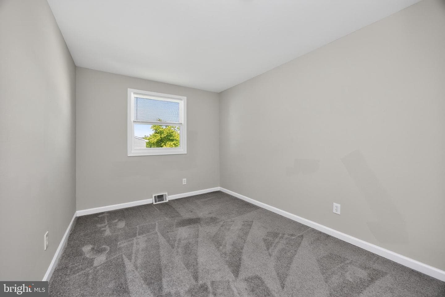 179 Reliance Place photo 27