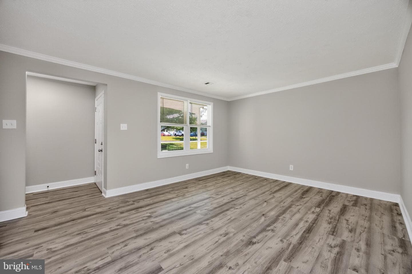 179 Reliance Place photo 7