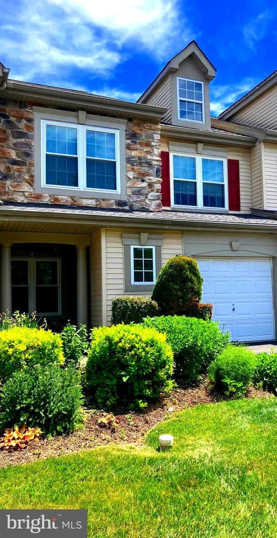 204 Carrington Court, Warwick