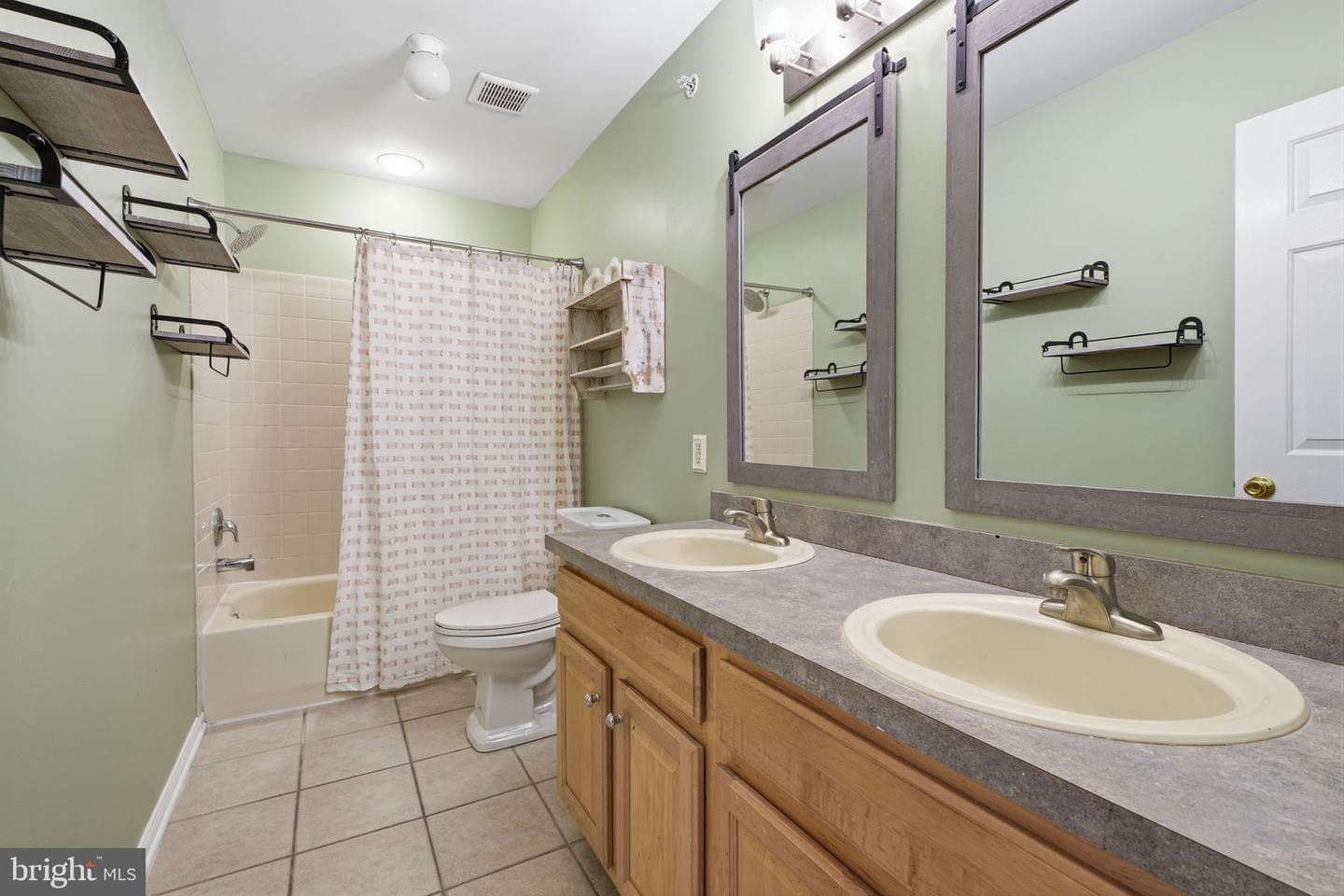 205 Tanager Court photo 17