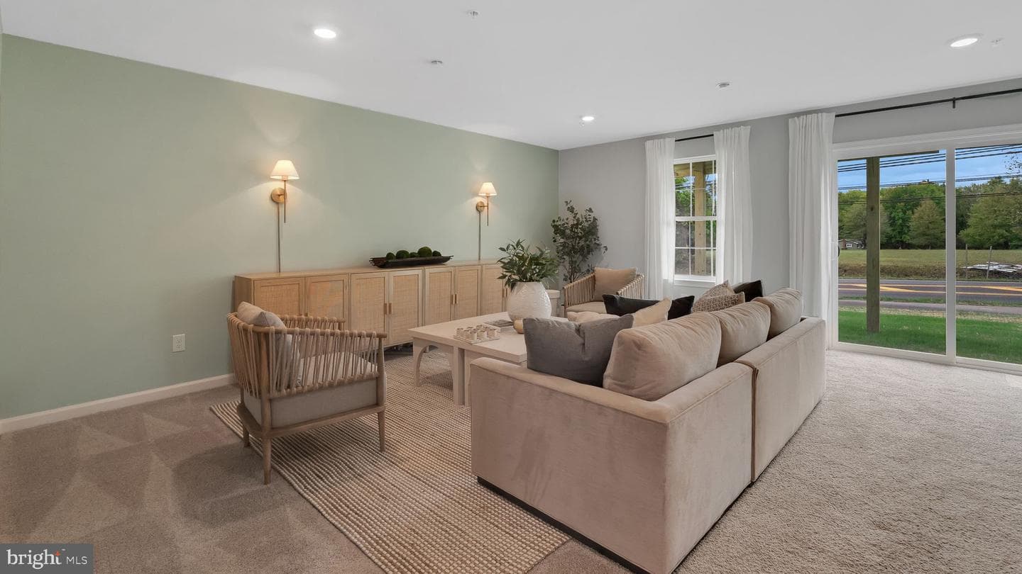 305 Lantern Court photo 3