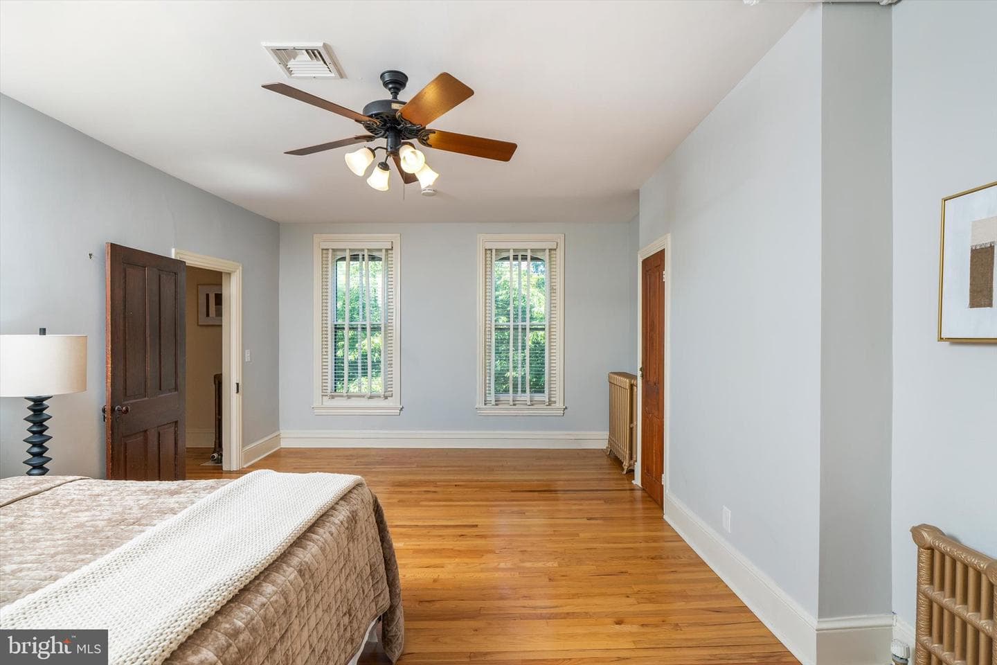 204 E Washington Avenue photo 33