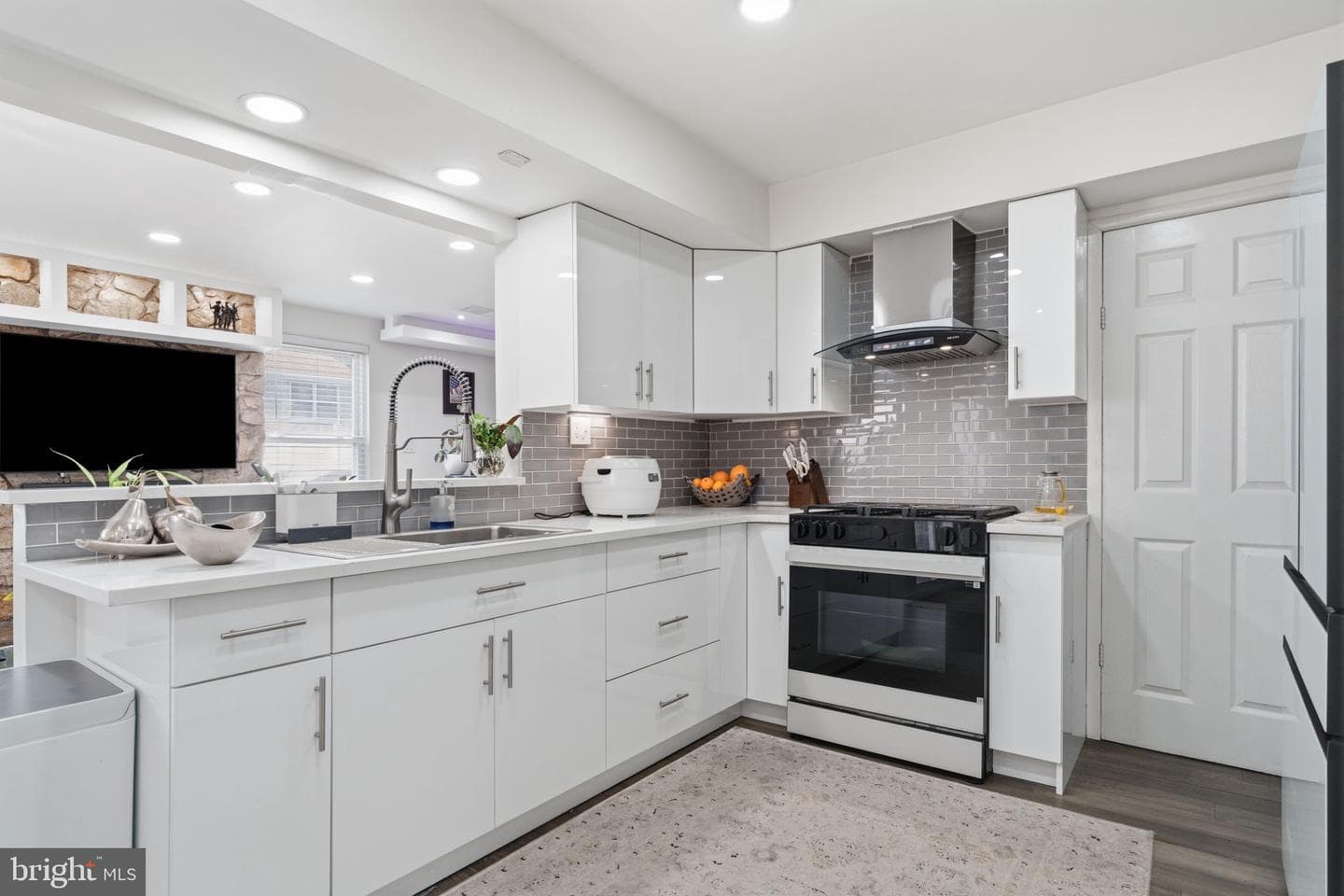 3204 Ethan Allen Ct photo 8