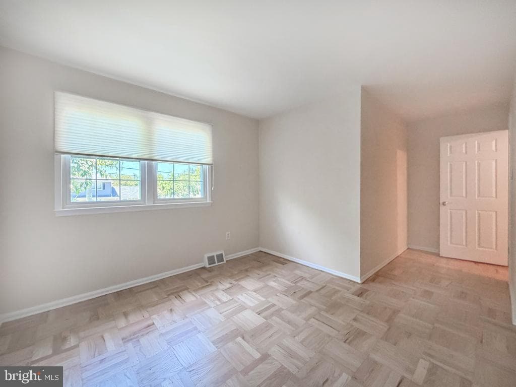 16 Upton Lane photo 38