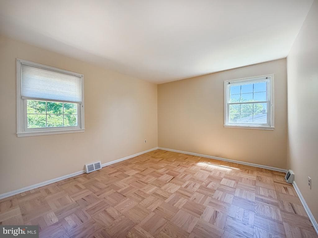 16 Upton Lane photo 39