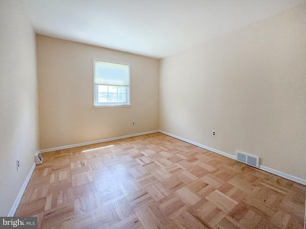 16 Upton Lane photo 42