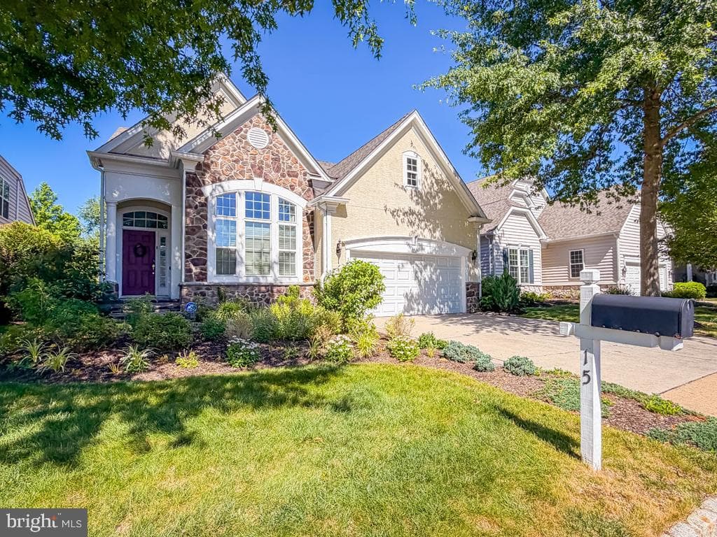 15 Mcconkey Drive, Washington Crossing