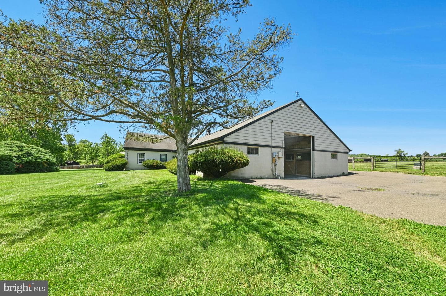 1194 Street Road photo 46