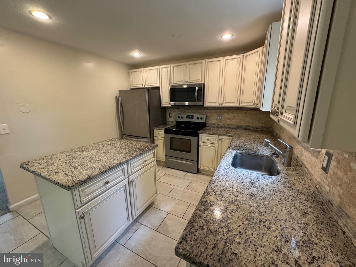 60 Providence Avenue photo 42