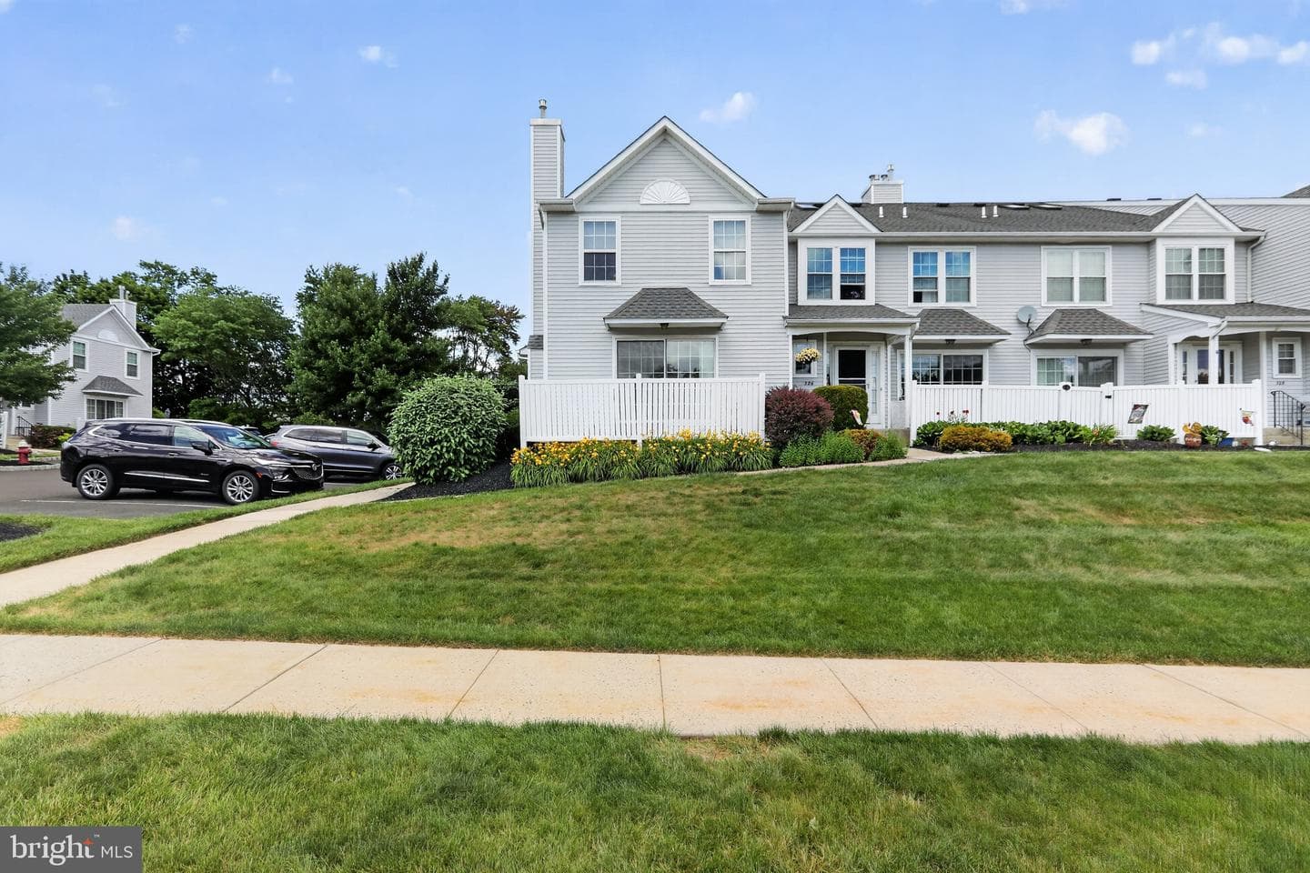 327 Eagle Court #201 photo 36