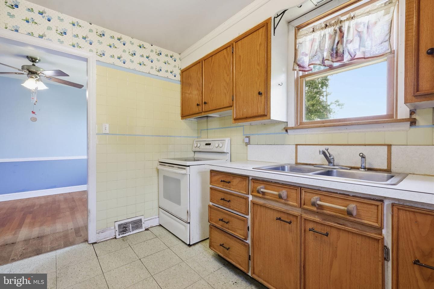 623 Lafayette Street photo 15