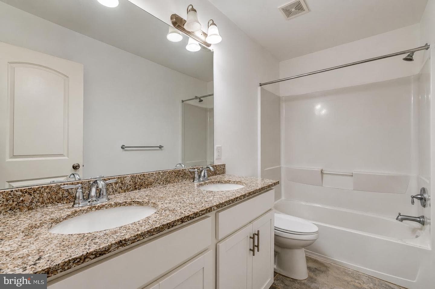 102 Master Ave photo 26