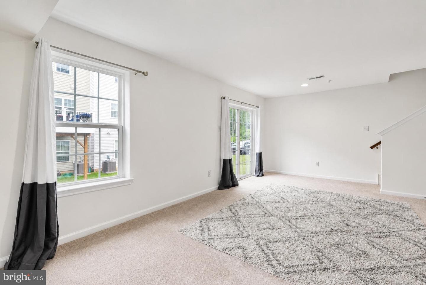 102 Master Ave photo 29