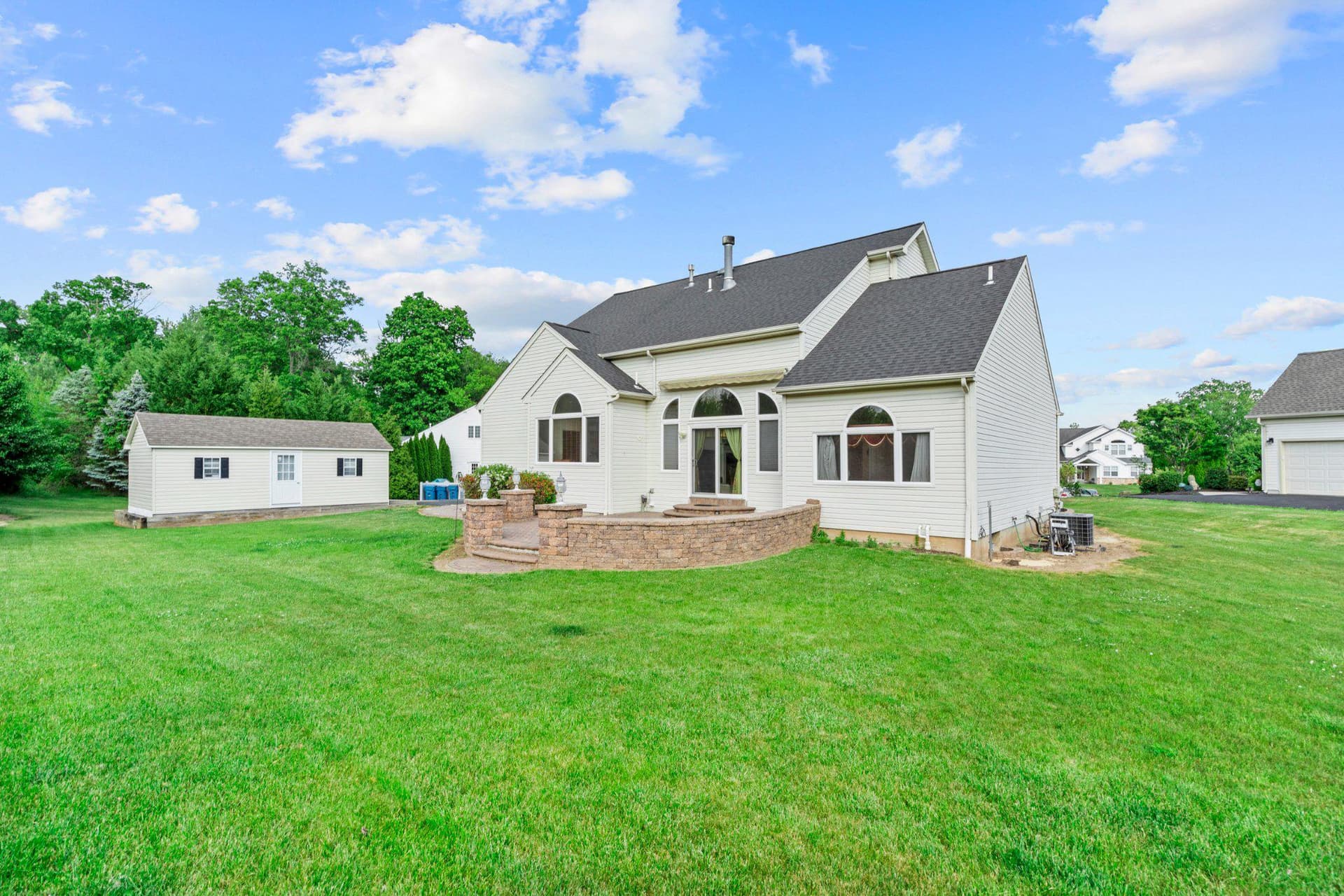 936 Longwood Court photo 6