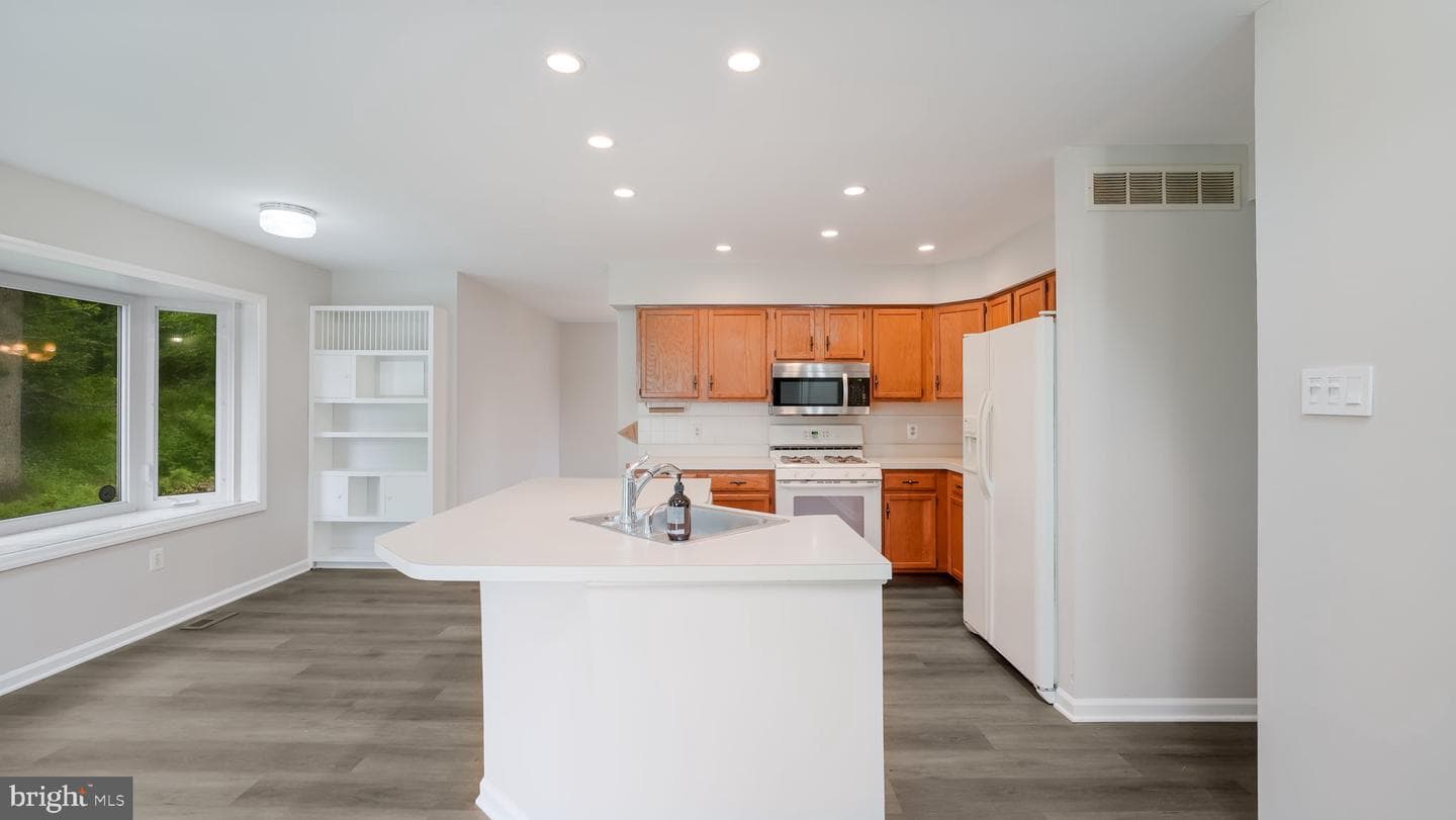 108 Williamson Court photo 12