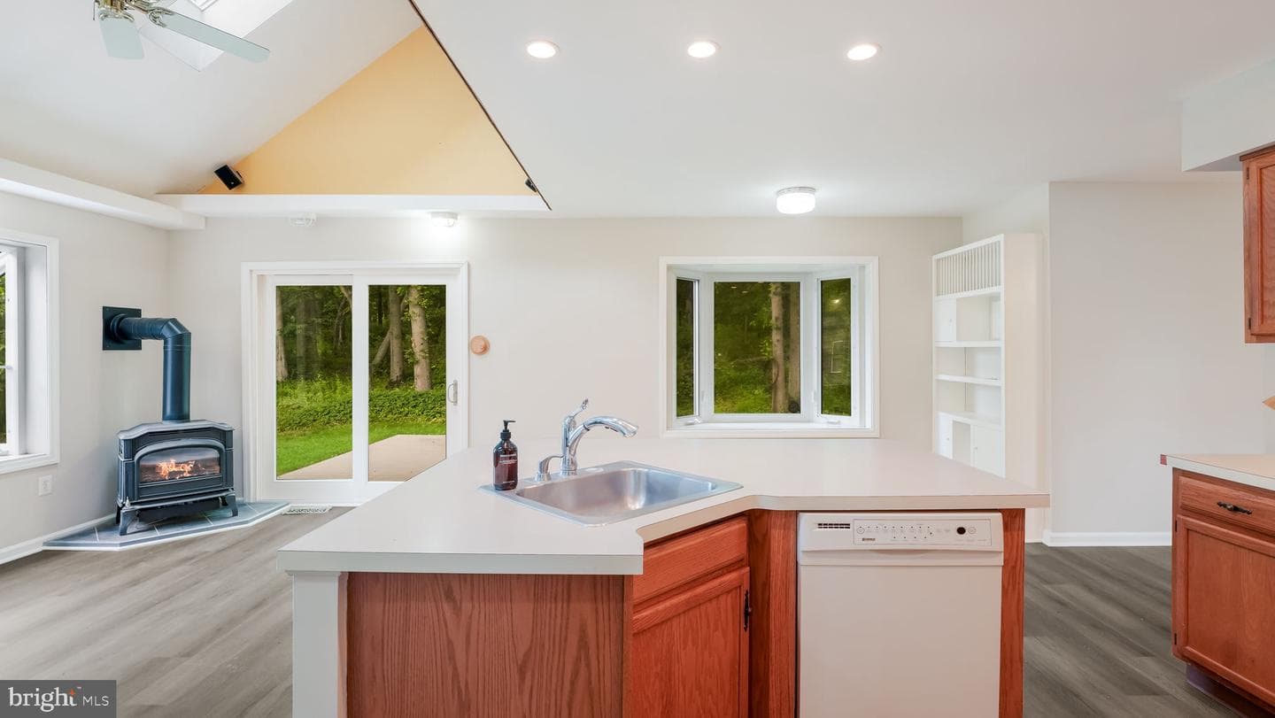 108 Williamson Court photo 13