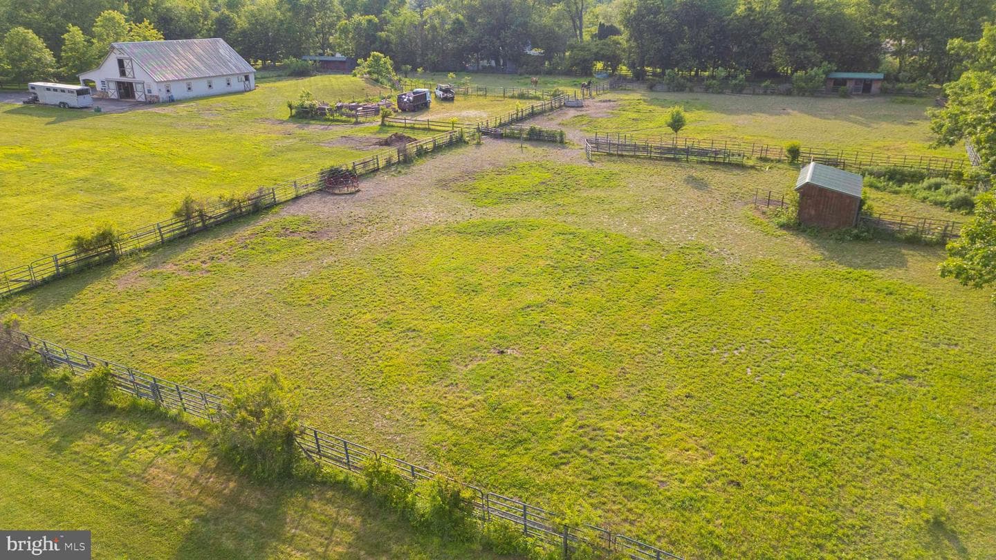 265 Walter Road photo 82