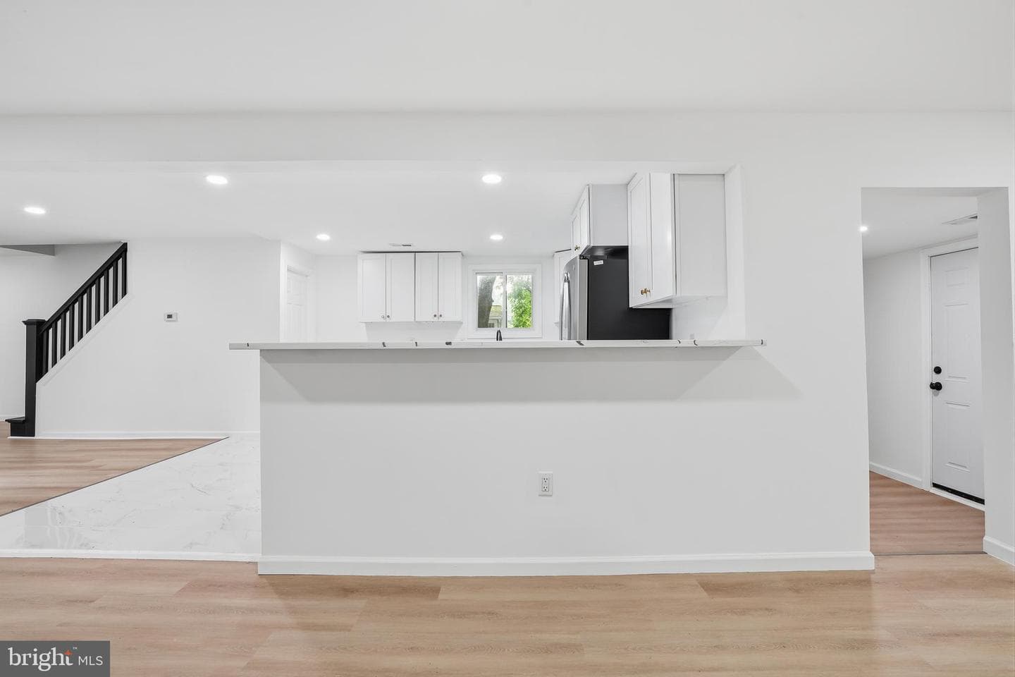 227 W Ferry Road photo 14