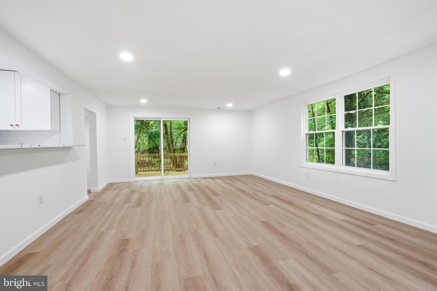 227 W Ferry Road photo 19