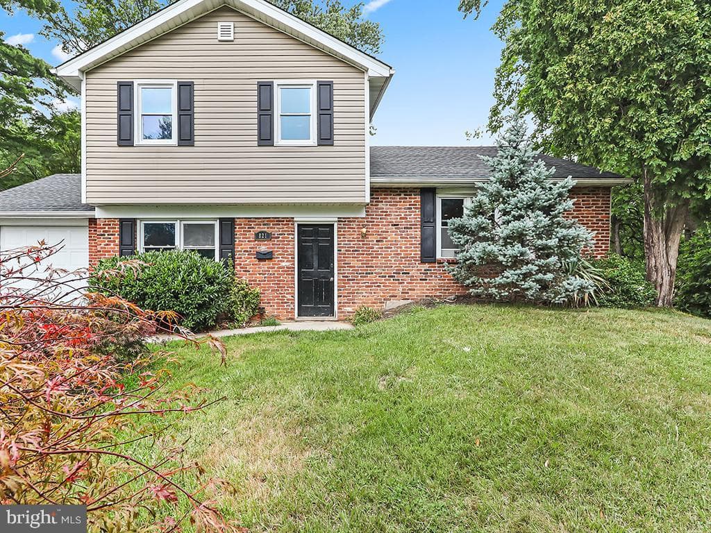 821 Sweetbriar Drive, Warminster