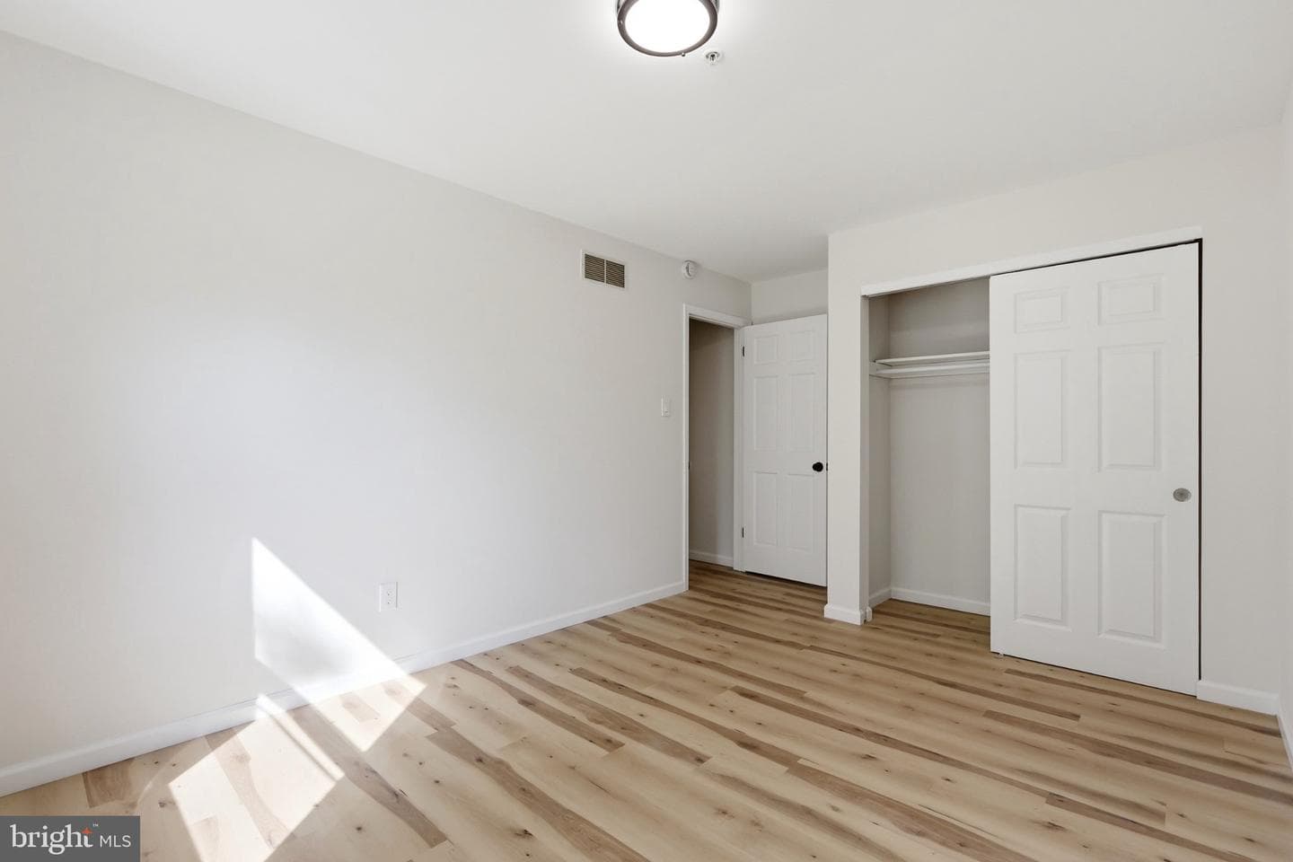 815 Philadelphia Avenue photo 23