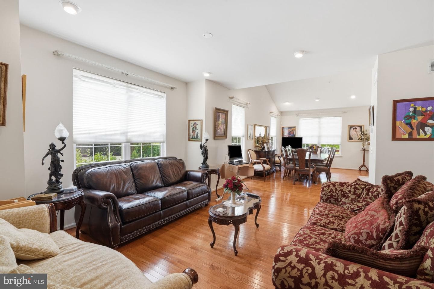 301 Eaton Court #20 photo 13