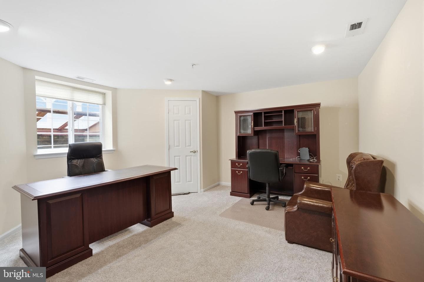 301 Eaton Court #20 photo 32