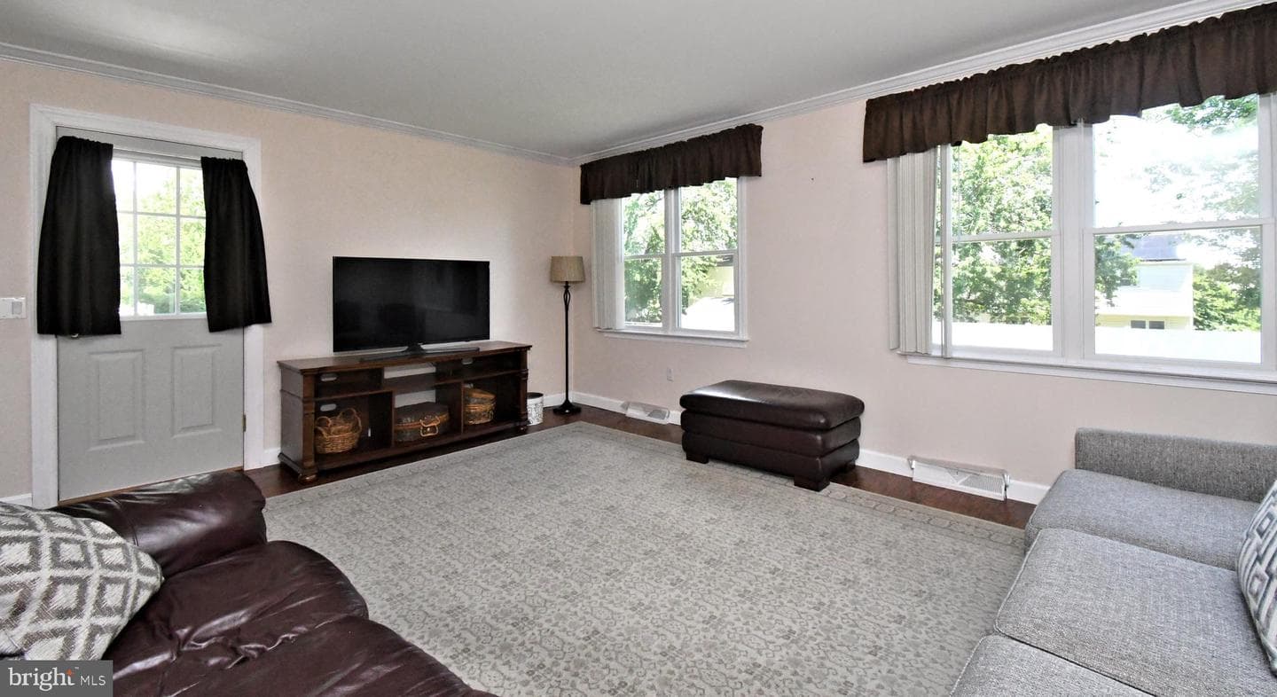 1443 Hampton Lane photo 10