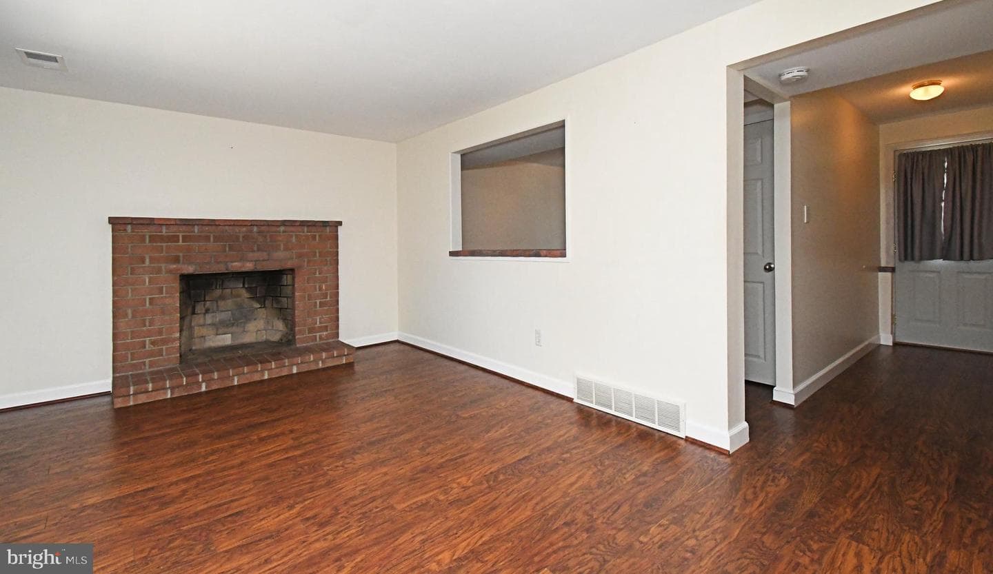 1443 Hampton Lane photo 17