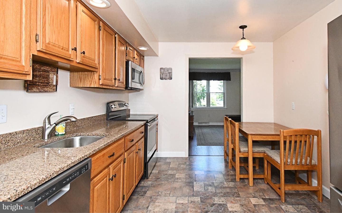 1443 Hampton Lane photo 7
