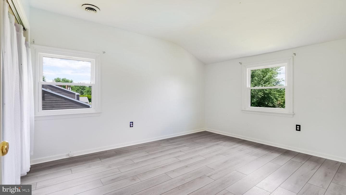 106 Cedarbrook Drive photo 32