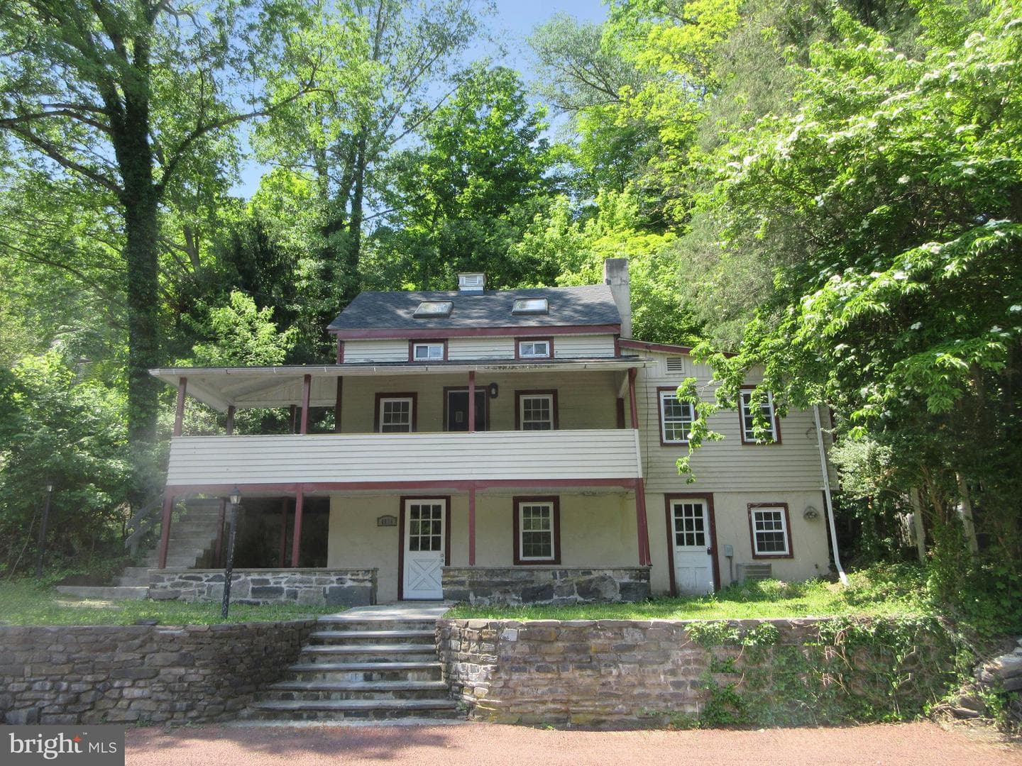 4830 River, New Hope