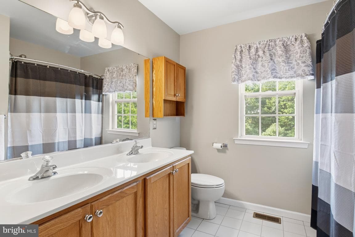225 Tollgate Road photo 23