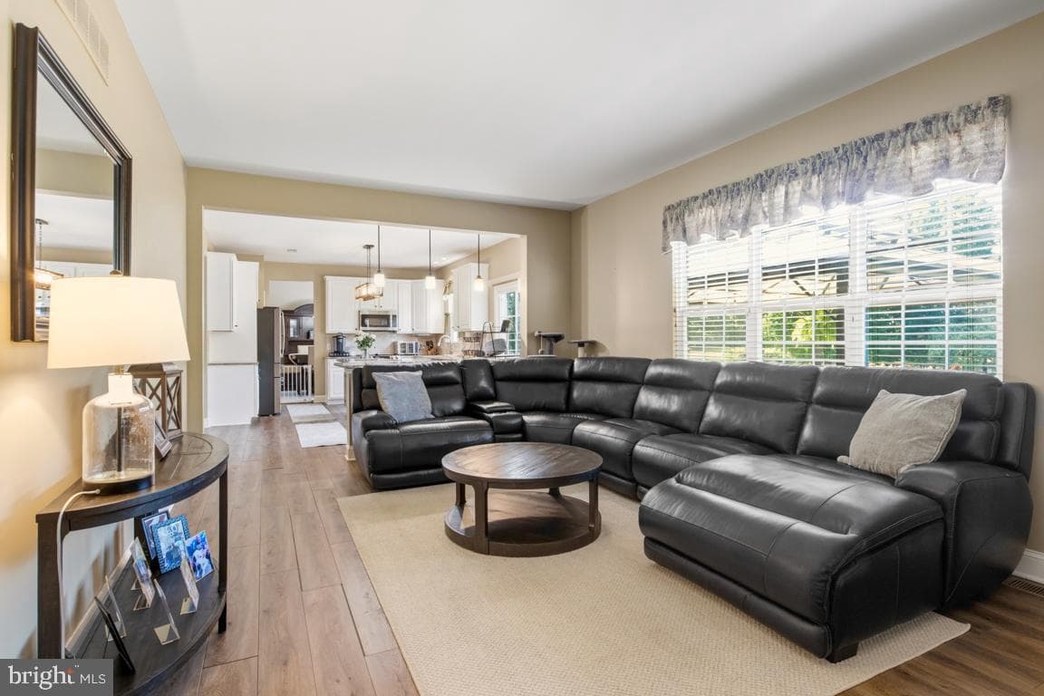 225 Tollgate Road photo 36