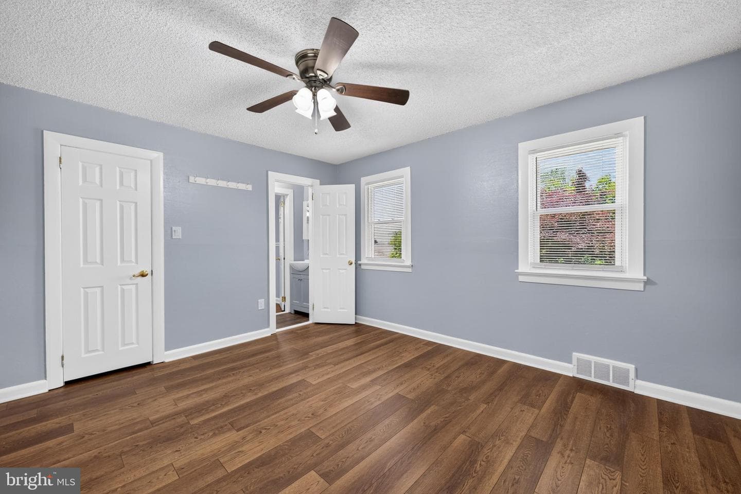 11 Williams Lane photo 13