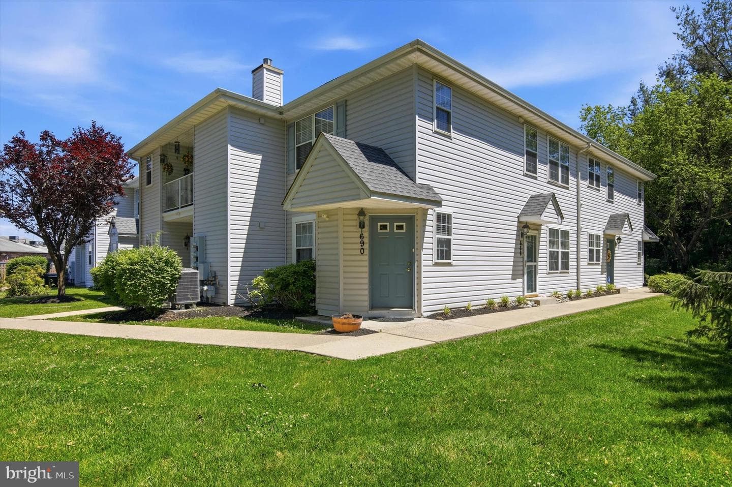 690 Jakob Place, Southampton